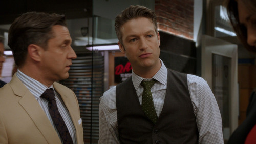 Law.&.Order.Special.Victims.Unit.S18E01.Terrorized.1080p.AMZN.WEB DL.DDP.5.1.H.264 CHDWEB.mkv 202402.jpg