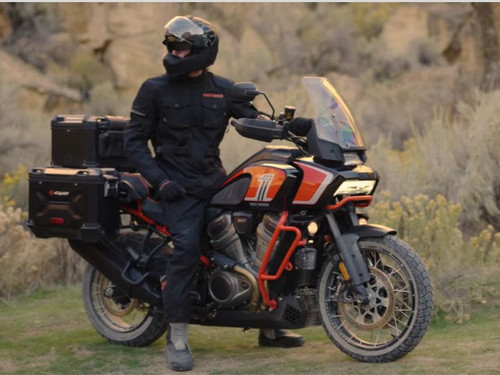 Pan America 1250 CVO(2).jpg