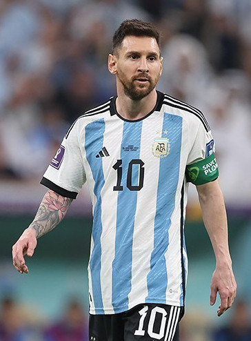 Lionel Messi Argentina 2022 FIFA World Cup %28cropped%29.jpg