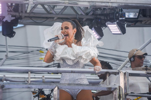 ivetealo.jpg
