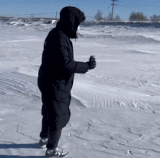 人类放生云朵的珍贵影像.gif
