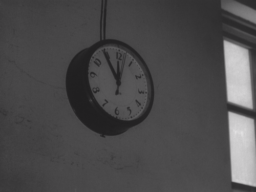 Kabe.atsuki.heya.1956.1080p.WEB DL.DD+2.0.H.264 SbR.mkv snapshot 01.48.37.478.png