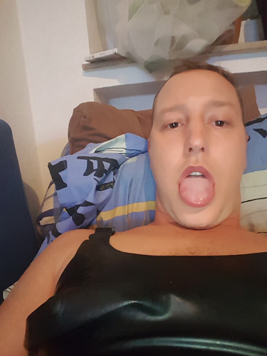 Benjamin Fiegl Latex Sissy makeup.jpg