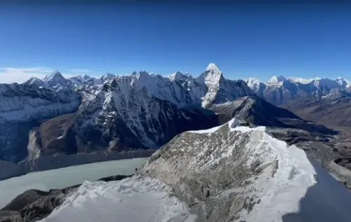 island peak climbing banner.webp