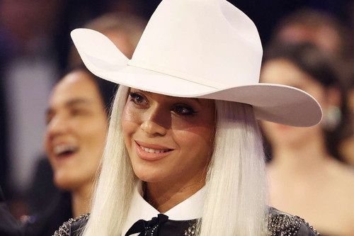 beyonce grammys 2024 bd387907da454e3481ff901c875248f1.jpg