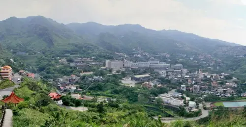 00016 報時山眺望金瓜石聚落.webp