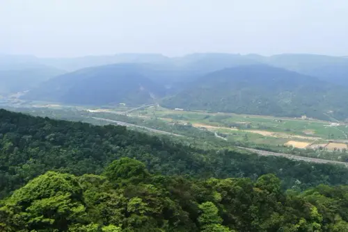 00021 銅鑼大興善寺在山的彼端.webp