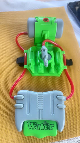 comentario Pistolas de Água 01.jpg