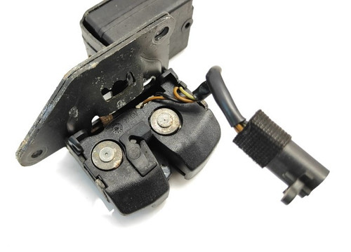 Incuietoare haion + Alfa Romeo + 147 + x + 2002 + x.jpg