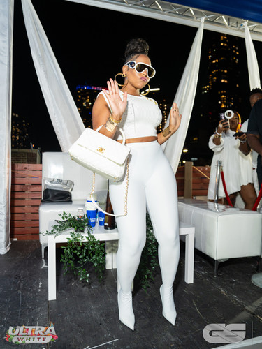 blacks577X ULTAWHITE