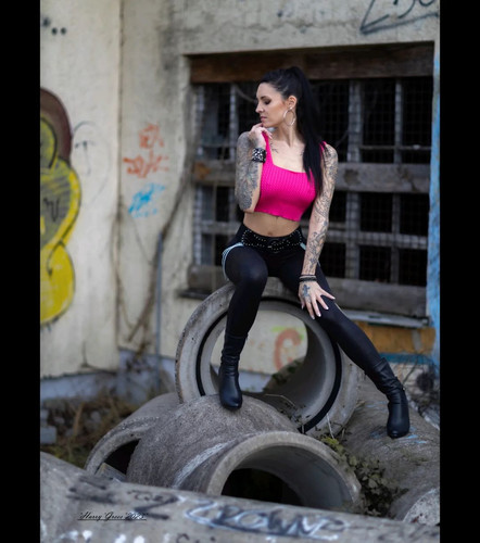 leginassrt 261@harrygrees & @jessy inkedmodel