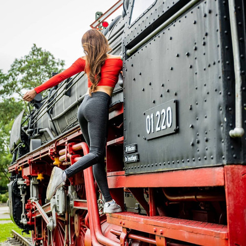leginassrt 261On the railroads with @laxra haxser