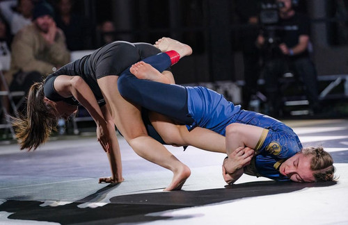 LEGINS JIUJITSU703@sophiacassellabjj landing a sweet inverted heel hook and putting all ladies on no
