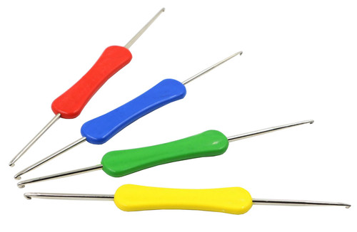 handmade spinus crochet blog - How To Use Your Crochet Hook Well 04.jpg
