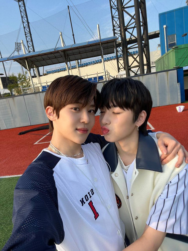 weverse 20231214195849 1.jpg