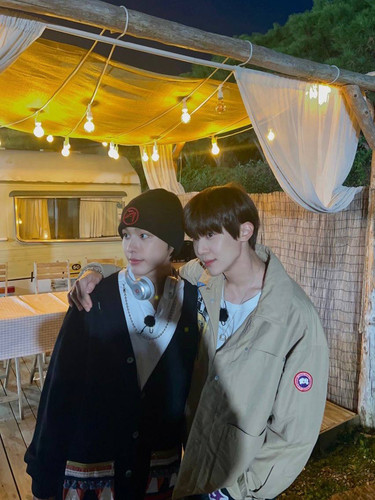 weverse 20231214215314 2.jpg