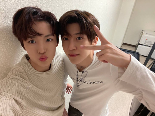 weverse 20231223124203 1.jpg