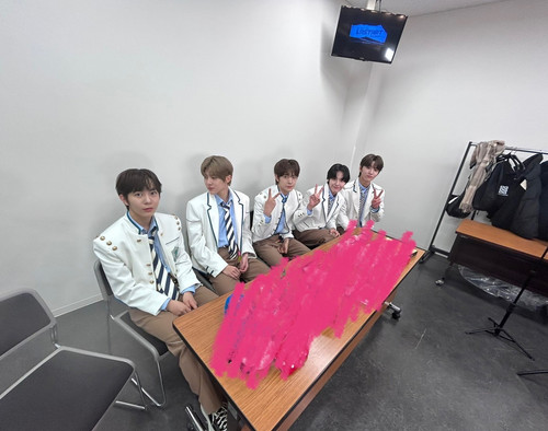 weverse 20231221011031 2.jpg