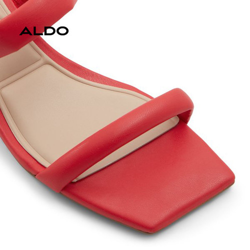 mandi red 630 002 043 alt4 sq wt 600x600.jpg