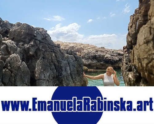 Liedermacherin Emanuela Rabinska auf den Fotos zum Musikvideo zum Lied Les papillons.jpg