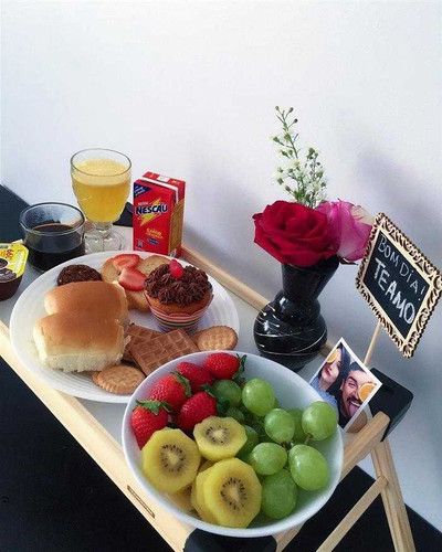 cafe da manha romantico na bandeja.jpg