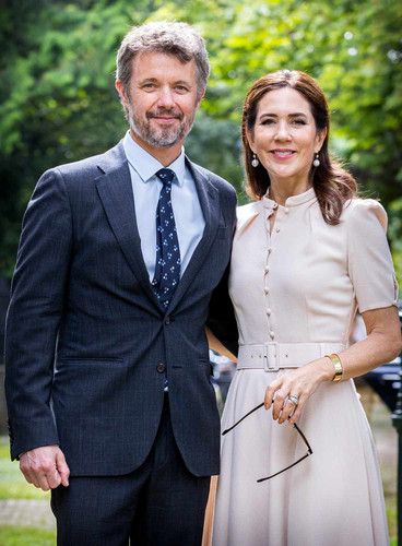 prince frederik princess mary 1 bc2a5a742fae4233a2fab33cffeba1bc.jpg