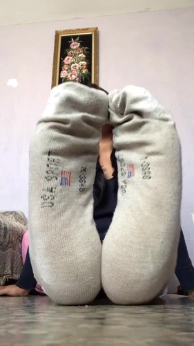 SpankBang.com 6+min+of+sweaty+socks+feet+loser+2 1080p 07.jpg