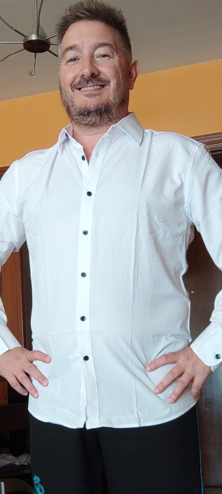 8HJxu20hYZRNlVo.jpg