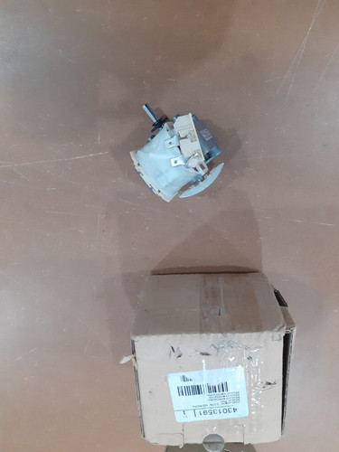 43013591.jpg