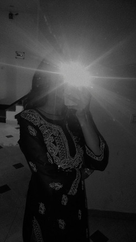 chikankari kurta mirror pic ?.jpg