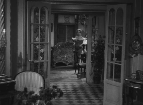 The Earrings of Madame de... 1953 GBR 720p BluRay AAC x264 BMF.mkv snapshot 01.06.44.000.png