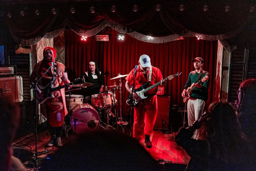 gafknee 1698517645 3223722118255578712 277997255.jpg