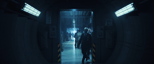 Moonfall.2022.1080p.UHD.BluRay.x264.DD+7.1 Pahe.in.mkv snapshot 01.30.10.738.jpg
