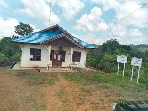 Kantor Kampung Amgotro.jpg