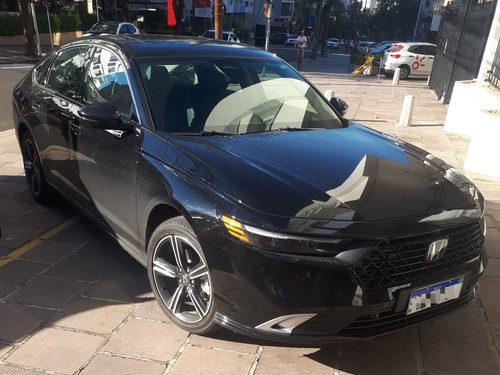 Honda Accord e:HEV 2024 preto visto de frente