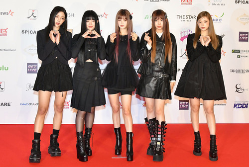 pop group newjeans attends the 2022 asia artist awards in news photo 1674379157.jpg