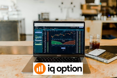 IQ option is legal. Since 2021 I trade on IQoption platform. To trade I iqoption, You can follow trading strategy. Here are Two app tutorials app , You can learn more tips & tricks

 1. https://play.google.com/store/apps/details?id=forexbeginner.forextrading
2. https://play.google.com/store/apps/details?id=com.binarytradingstrategy.iqoption