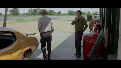 Two Lane.Blacktop.1971.Criterion.BluRay.Remux.1080p.AVC.DTS HD.MA.5.1 decibeL screenshot17.png