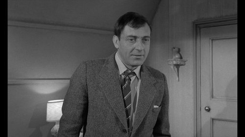 Rattle.of.a.Simple.Man.1964.1080p.BluRay.REMUX.AVC.FLAC.2.0 BLURANiUM 00.27.22.png