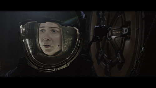 cap Alien.Covenant.2017.INTERNAL.MULTI.UHD.BluRay.REMUX.2160p.HEVC.TrueHD7.1.Atmos WeWillRockU 01:48.jpg