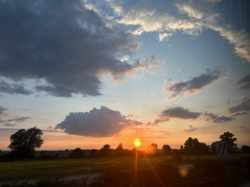 2443264F 3056 4E7B 99F0 ABA3E8D1DCA7.jpg