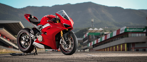 ducati panigale v4 sports bikes 2022 red bikes dark 3840x2160 6952.jpg