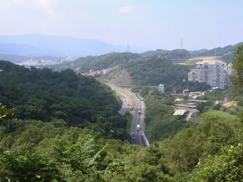 00010 獅球嶺眺望八堵地區.webp