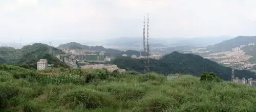 019 遙望南勢角山、彩蝶社區.webp