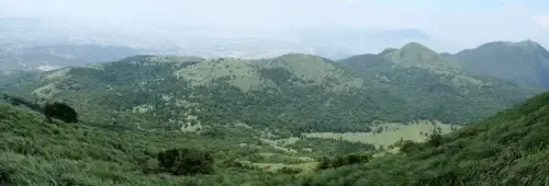 00000 大屯山主峰眺望大屯山南峰.webp