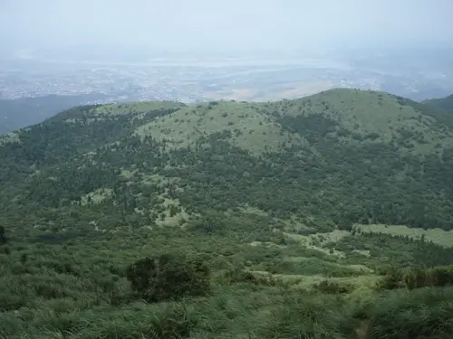00023 大屯山眺望大屯山南峰.webp