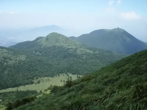 00024 大屯山眺望大屯山西峰.webp
