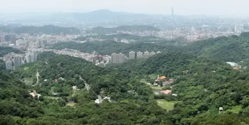 00014 內湖碧山巖眺望金龍路.webp