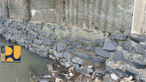 Sungai Ciwidey Bagian Kiri.jpg