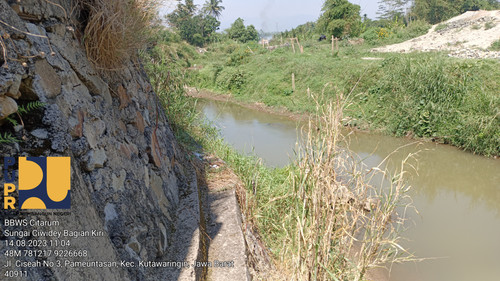 Sungai Ciwidey Bagian Kiri.jpg